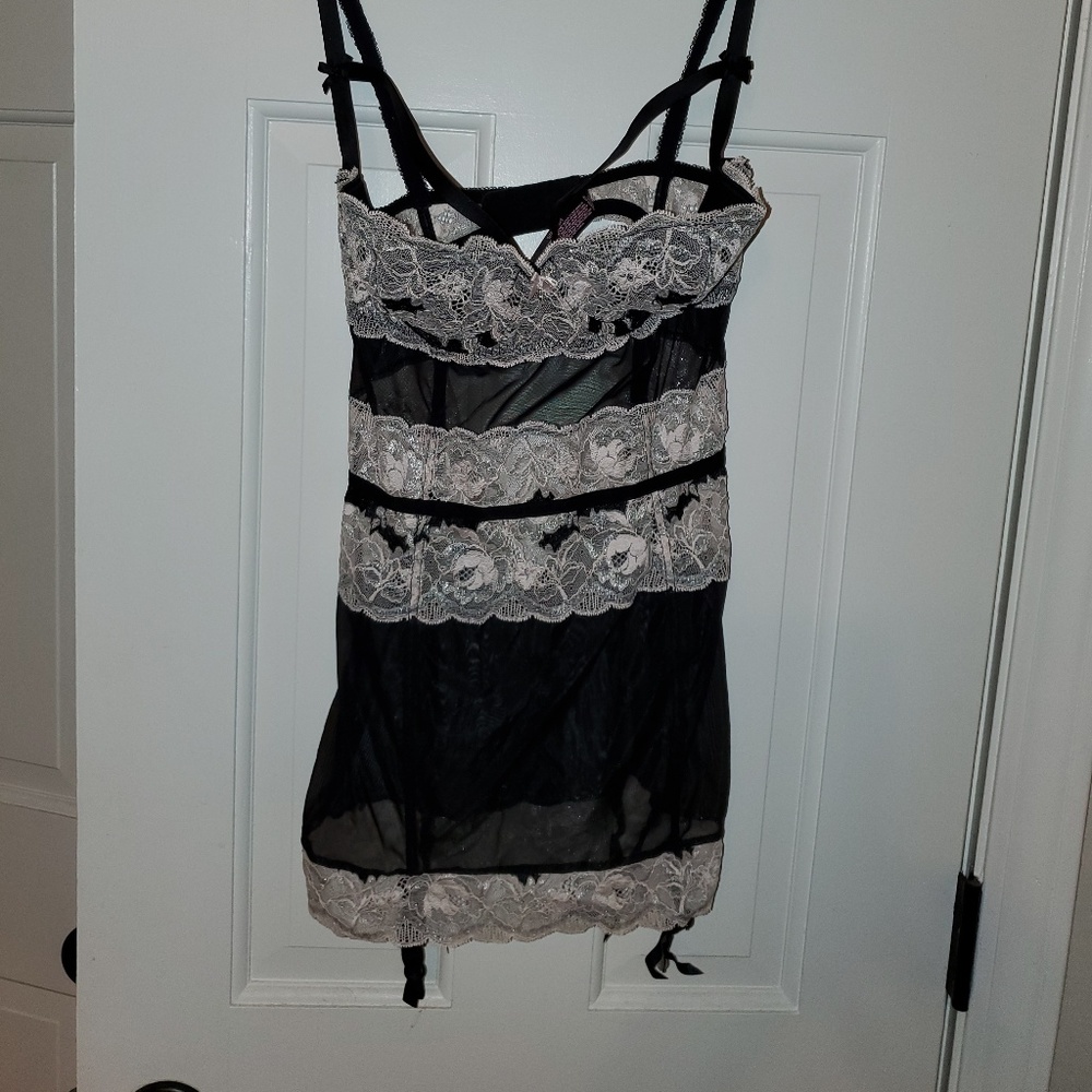 Victoria's Secret 34C Merrywidow Corset w/Garters